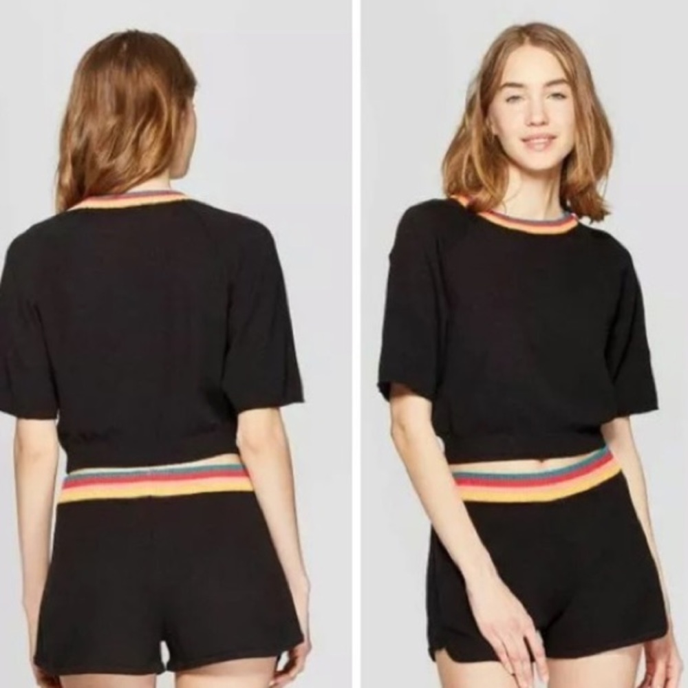 Colsie Black Cropped Sweater Shirt